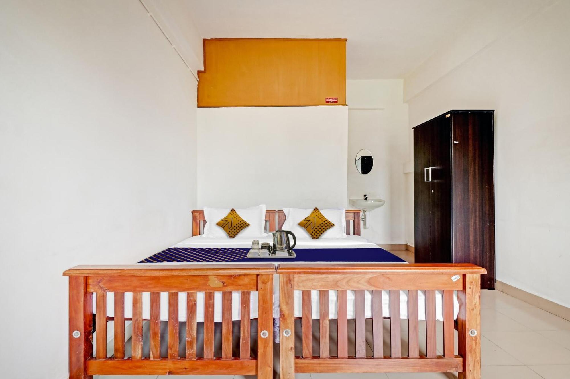 Spot On Jayesh Guest House Nashik Exterior foto
